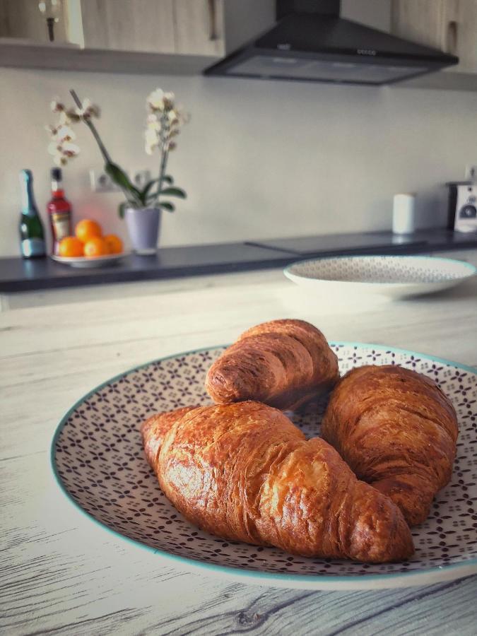 Moment Apartments Szolnok Ngoại thất bức ảnh