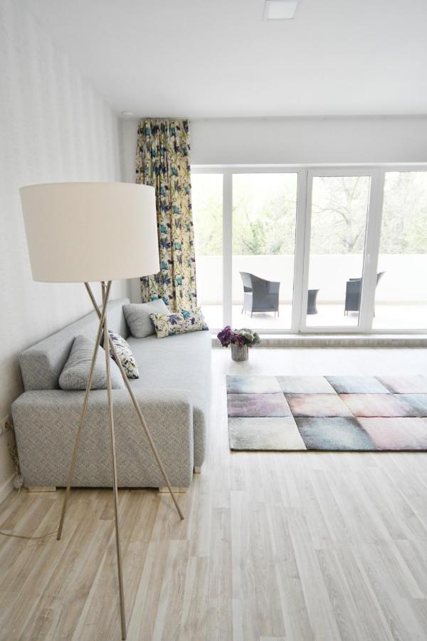 Moment Apartments Szolnok Ngoại thất bức ảnh
