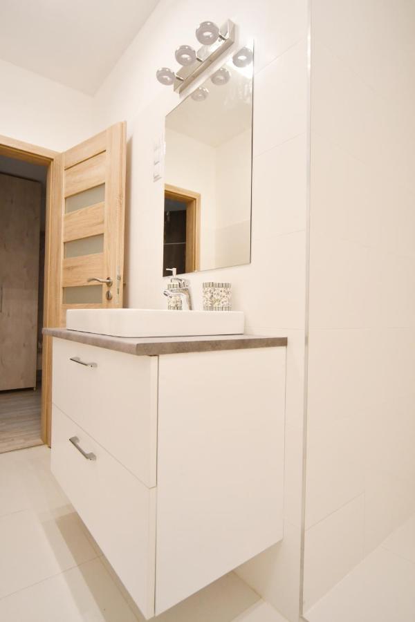 Moment Apartments Szolnok Ngoại thất bức ảnh